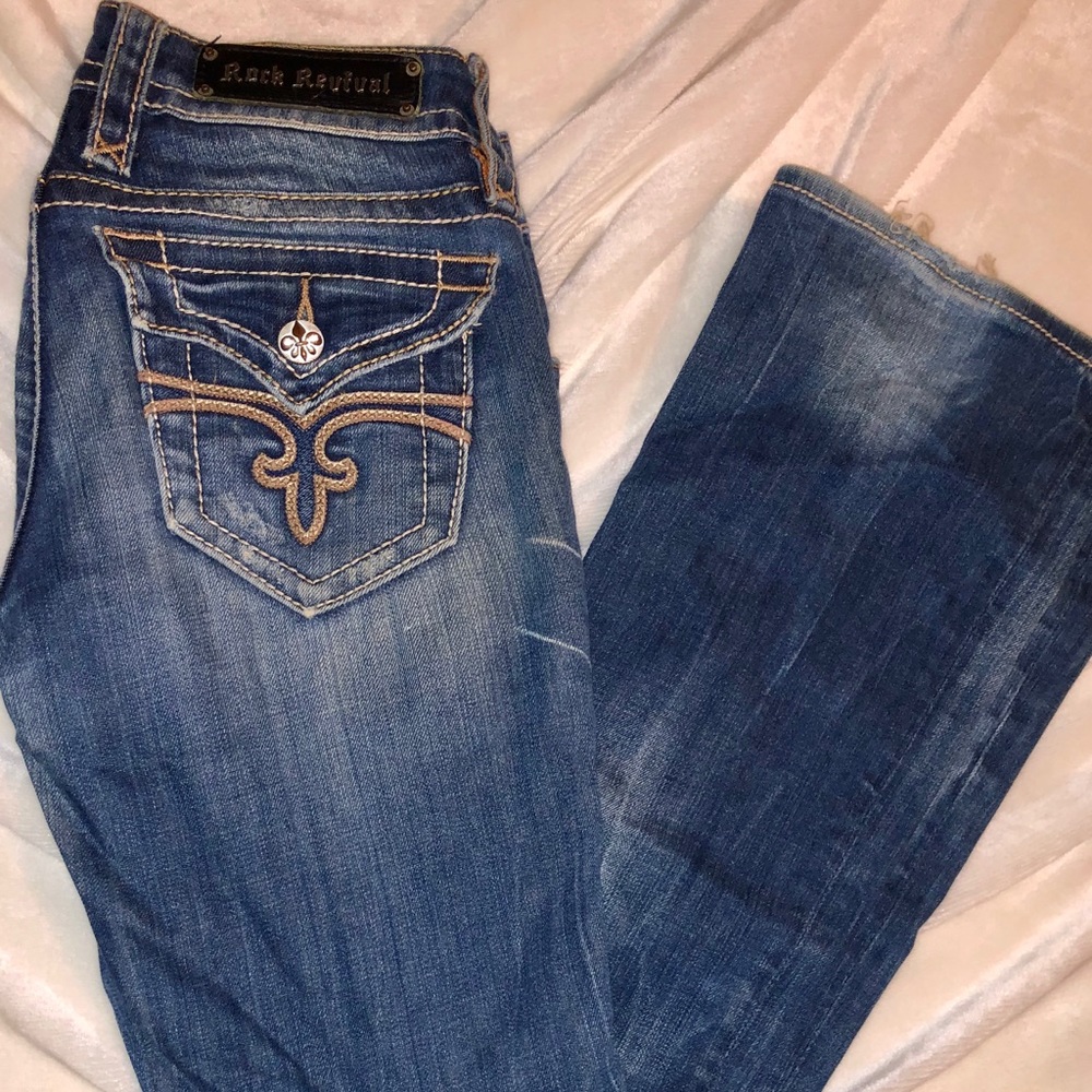 Sz 27 Distressed jeans
